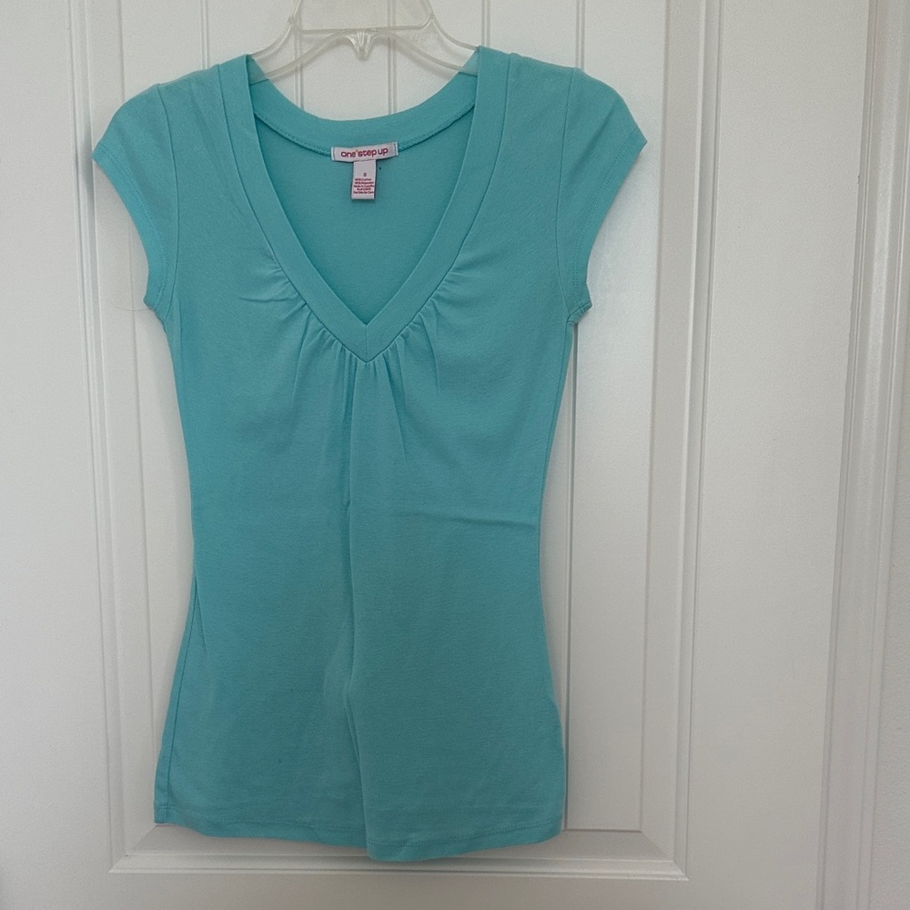Pre - owned One Step Up Turquoise V-Neck Tee- S